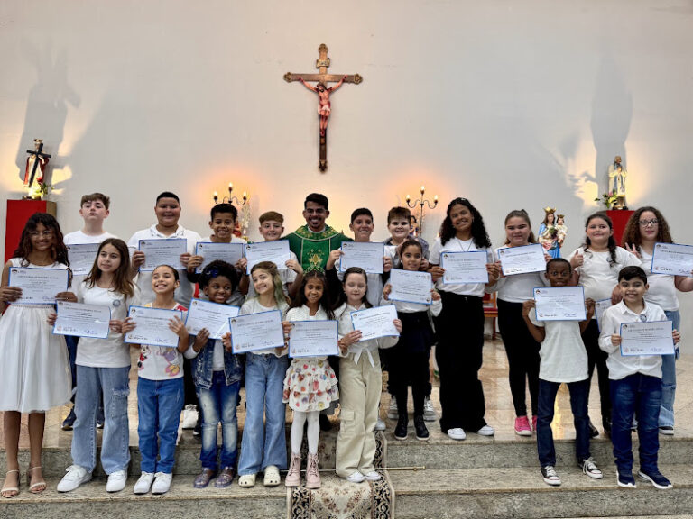 Coral Infantil Anjos de Ars celebra investidura de novos integrantes durante Missa com as Crianças