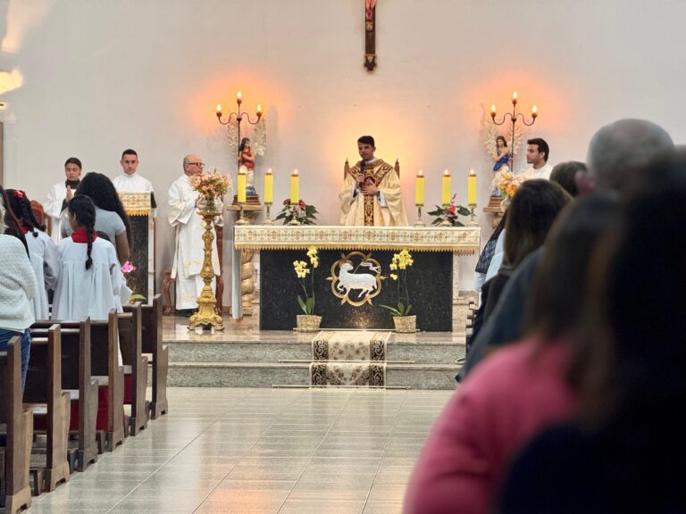 Paróquia celebra os 4 anos de ordenação sacerdotal do Padre Uériques com Santa Missa em ação de graças