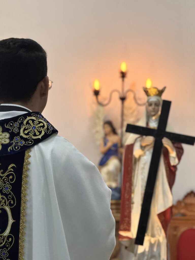 Tríduo de Santa Helena: da Casa ao Céu pelo caminho da Cruz