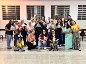 Paróquia homenageia catequistas em encontro especial